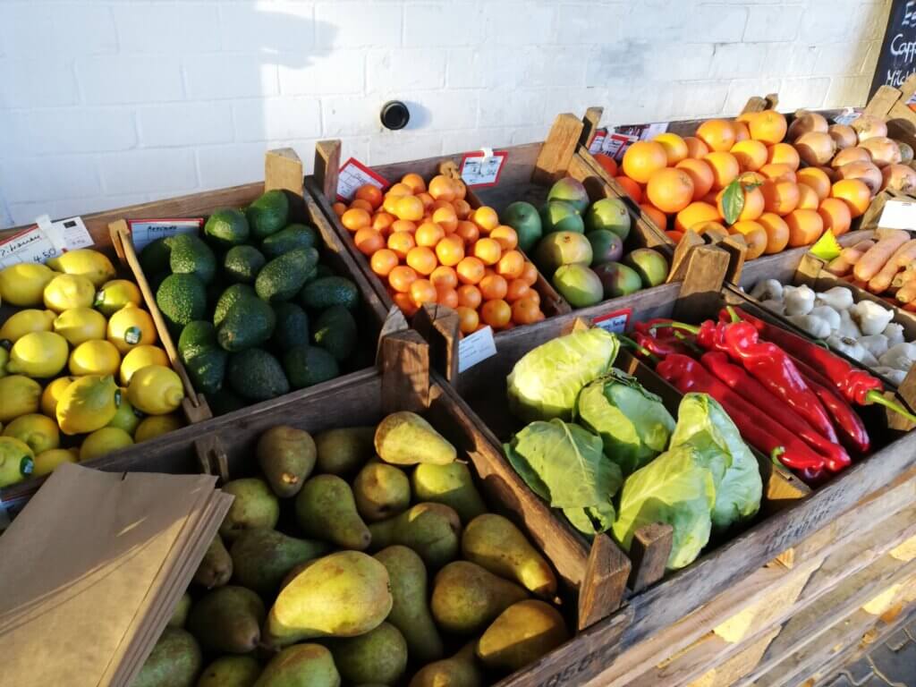 Beitragsbild Gemüseauslage-Vita-Verde-Naturhof - Einkaufsgemeinschaft Naturhof Rodenkirchen Vita Verde