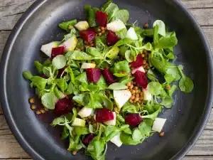 Feldsalat mit Linsen, Rote Bete und Birnen