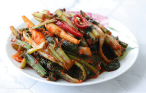 kimchi-auf-Teller-fermentiert