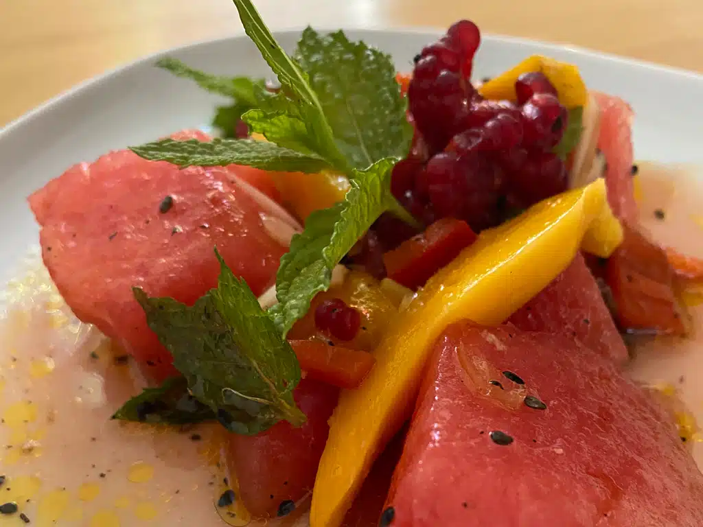 Erfrischender Wassermelonensalat 🍉 mit Mango